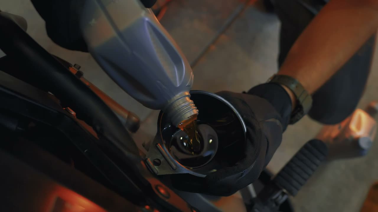Oil filter fill